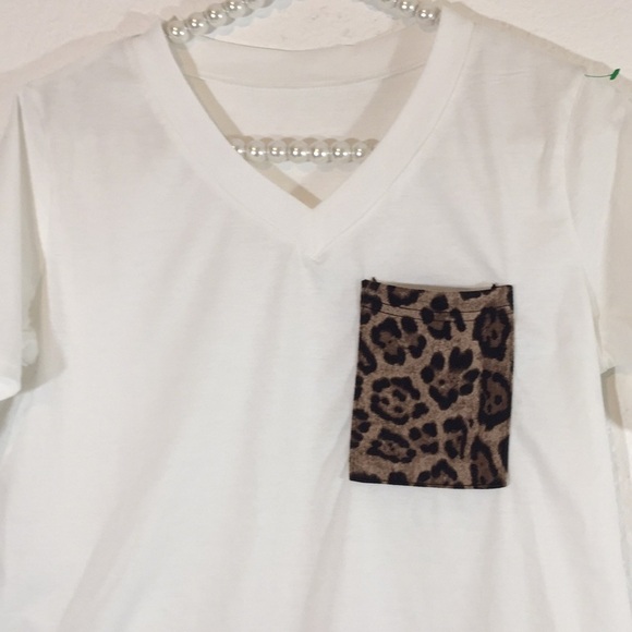 White Leopard Pocket T-Shirt Small - Picture 3 of 5
